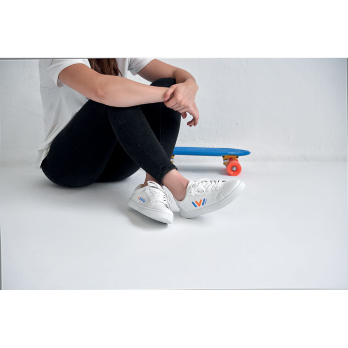 Baskets en PU Taille 42 Baskets en PU Taille 42