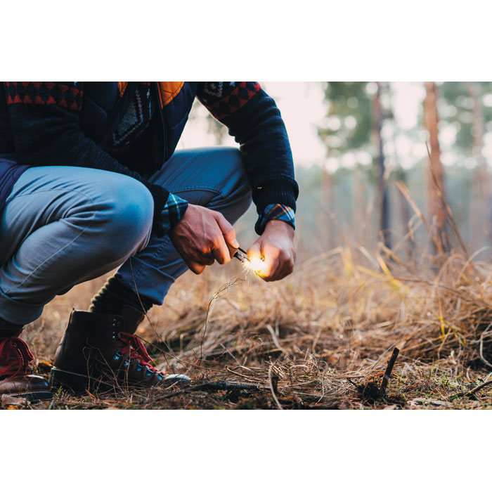 Allume feu en pin