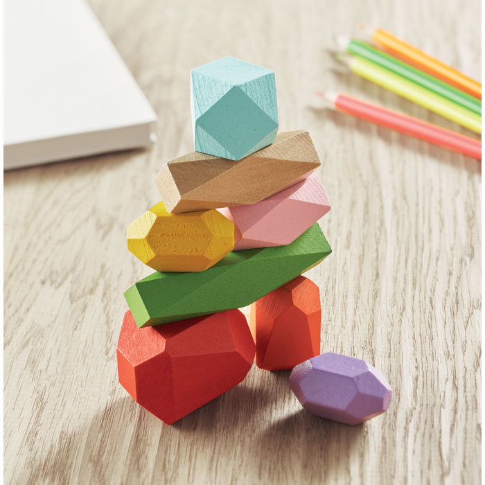 8 Pieces en bois empilables 8 Pieces en bois empilables