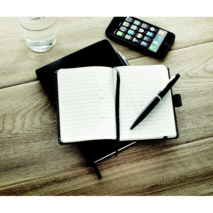 Carnet A6 avec stylo. Carnet A6 avec stylo.