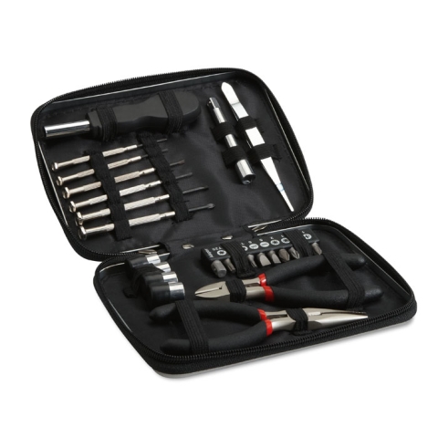 Jeu d'outils dans une boite