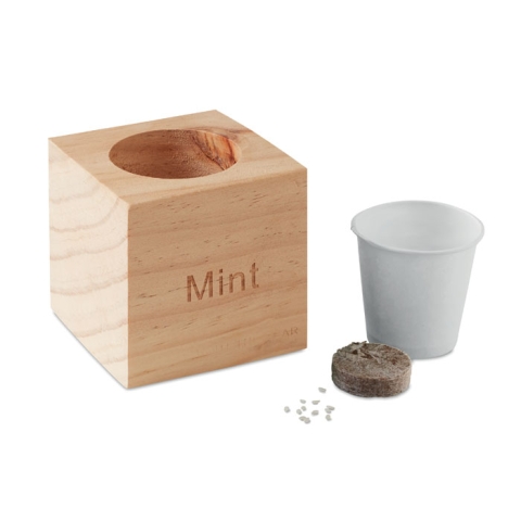 Pot en bois avec graine